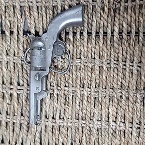 Vintage 1979 Bergamot Brass Works 156 Colt Revolver Gun Belt Buckle White Brass